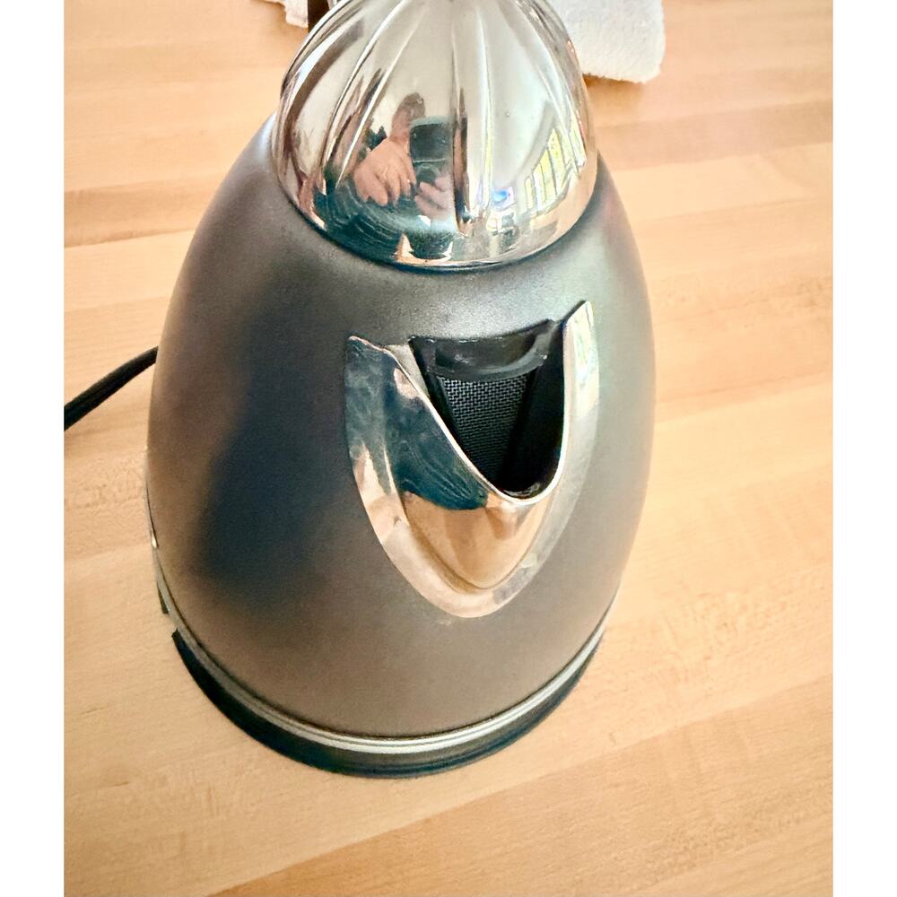 DELONGHI ELECTRIC WATER KETTLE - Picture 5 of 8